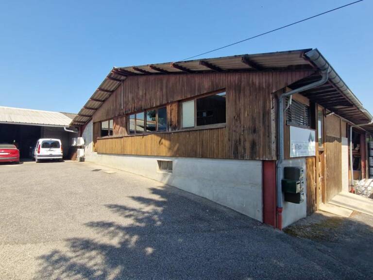 Local artisanal avec bureaux – 264 m² et terrain privatif — photo 1