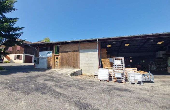 Local artisanal avec bureaux – 264 m² et terrain privatif — photo 2
