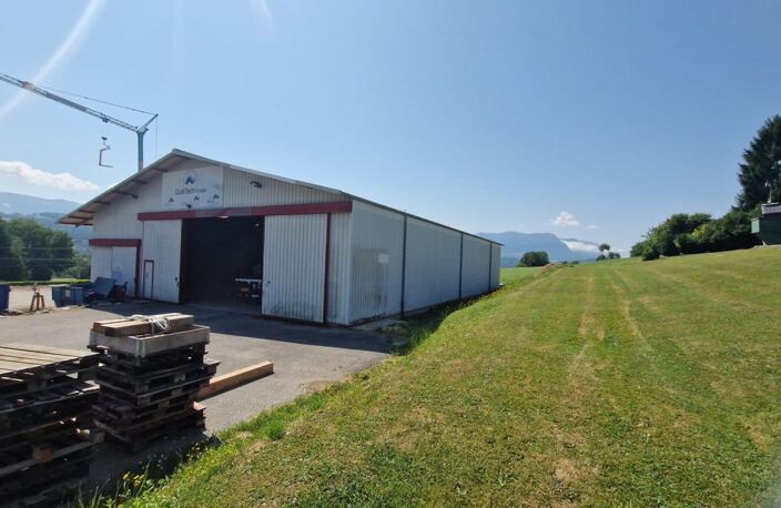 LOCAL PROFESSIONNEL À LOUER – 765 m² AVEC TERRAIN — photo 3