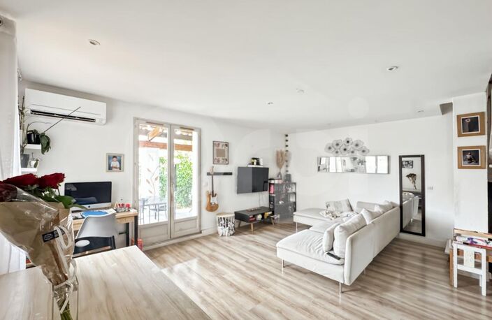 EXCLUSIVITÉ ORPI – Maison familiale avec piscine au cœur de La Crau — photo 4