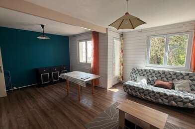 Appartement 3 pièces 832 €
