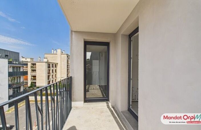 REIMS centre, immeuble récent, appartement de type 3 avec 2 terrasses, 2 chambres, Parking — photo 3