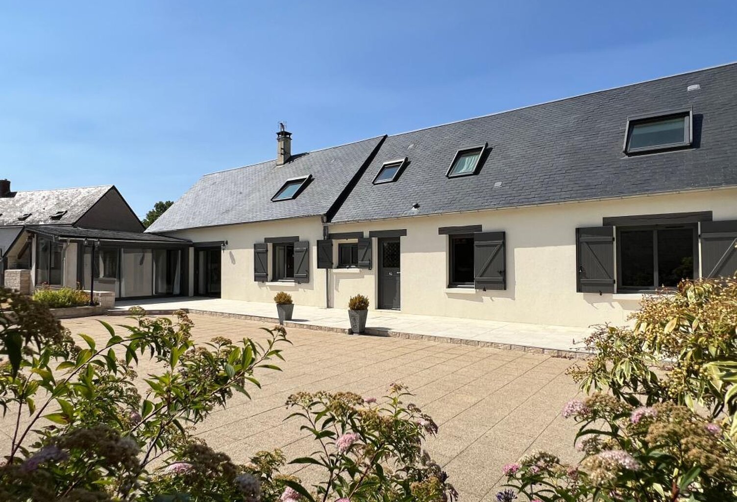 🍇 Longère de charme entièrement rénovée : Jardin gourmand, dépendance XXL et aucun travaux à prévoir ! ✨ — photo 1