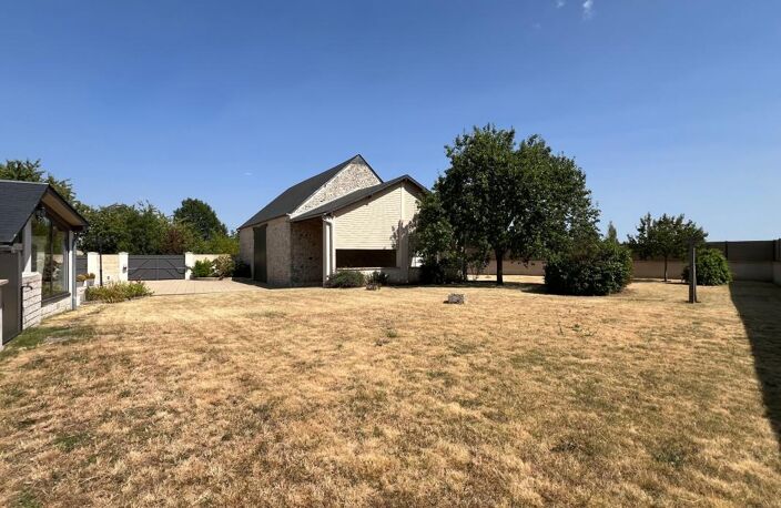 🍇 Longère de charme entièrement rénovée : Jardin gourmand, dépendance XXL et aucun travaux à prévoir ! ✨ — photo 2