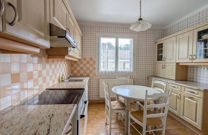 169 900 Euros - Brive HOPITAL Maison 4 pièces 83 m2 avec CLIM, 3 chambres + 2 garages - buanderie, terrasse et jardin — photo 2
