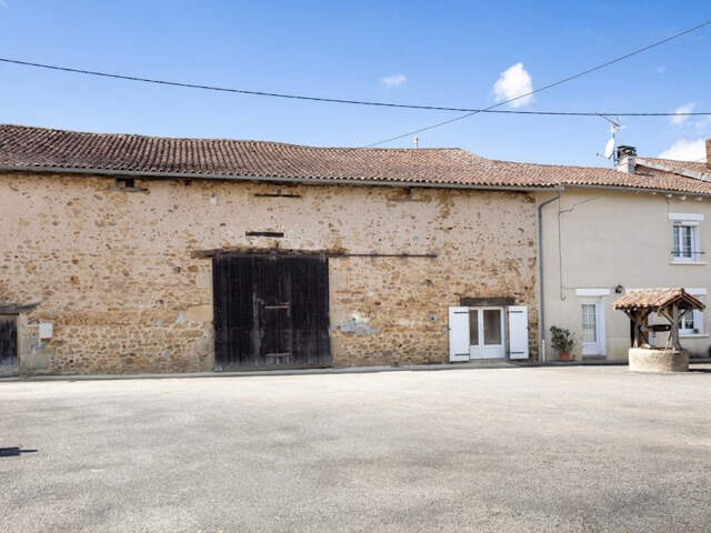 ENSEMBLE IMMOBILIER DE CARACTERE - 3 MAISONS, 2 GRANGES ET 1 PATIO - UN PROJET UNIQUE A IMAGINER — photo du bien
