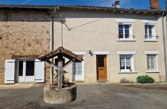 ENSEMBLE IMMOBILIER DE CARACTERE - 3 MAISONS, 2 GRANGES ET 1 PATIO - UN PROJET UNIQUE A IMAGINER — photo 3