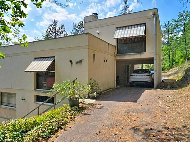 Maison d'architecte d'une surface habitable de 185 m², sur plus de 7 000 m² de terrain, à Boulazac — photo du bien