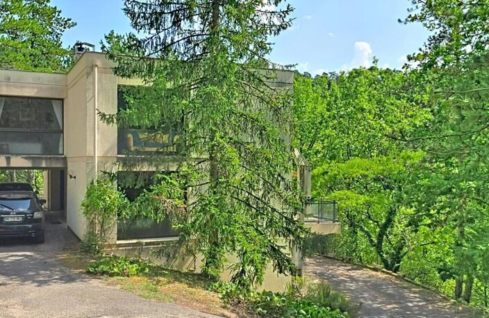 Maison d'architecte d'une surface habitable de 185 m², sur plus de 7 000 m² de terrain, à Boulazac — photo 2