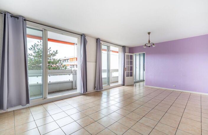 Au sein d'une copropriété calme et close. Lyon 69005 limite Sainte Foy et Tassin. 3 pièce(s) 70.22 m2 Loi Carrez — photo 2