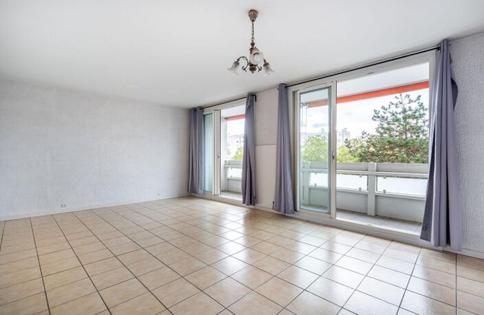 Au sein d'une copropriété calme et close. Lyon 69005 limite Sainte Foy et Tassin. 3 pièce(s) 70.22 m2 Loi Carrez — photo 3