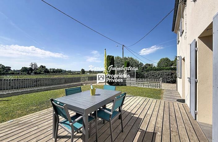 5 min Libourne : Fronsac : Maison familiale climatisée avec piscine et vues — photo 3