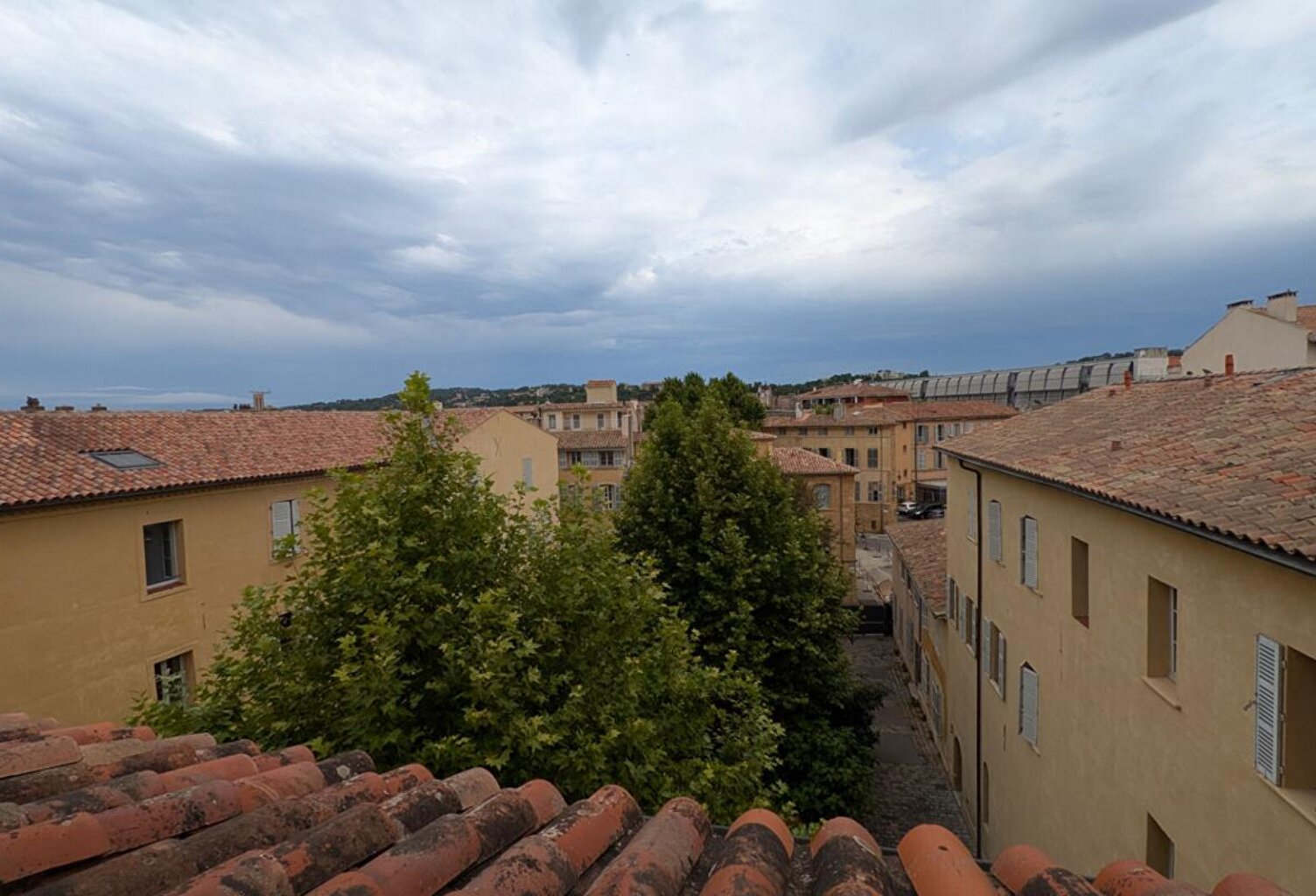 Aix en Provence centre ville T3 avec parking privatif — photo 1