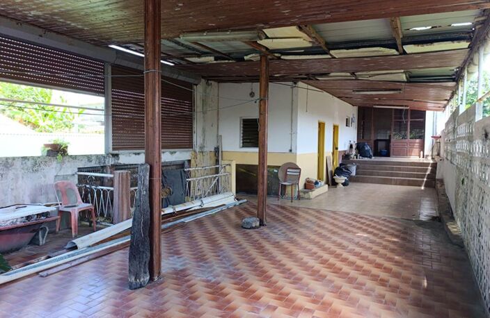 Immeuble Le Robert 7 pièce(s) 212,34  m2 IMMEUBLE À FORT POTENTIEL | LOCAL LOUÉ + HABITATION À CRÉER | — photo 4