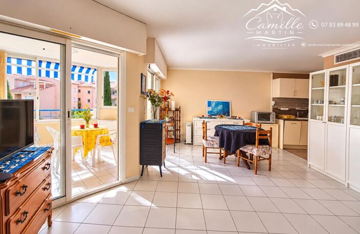 SAINT-RAPHAËL - BOULOURIS - APPARTEMENT 2/3 PIÈCES AVEC LOGGIA, PISCINE ET GARAGE DOUBLE - PLAGES ET PORT À PIED — photo 2