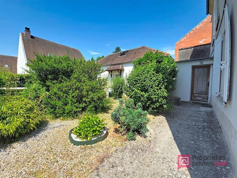 Appartement en rez-de-chaussée avec cour et 2 stationnements — photo 1