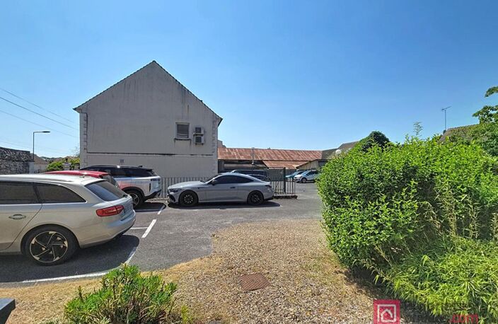Appartement en rez-de-chaussée avec cour et 2 stationnements — photo 2