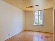 Appartement en rez-de-chaussée avec cour et 2 stationnements — photo 3