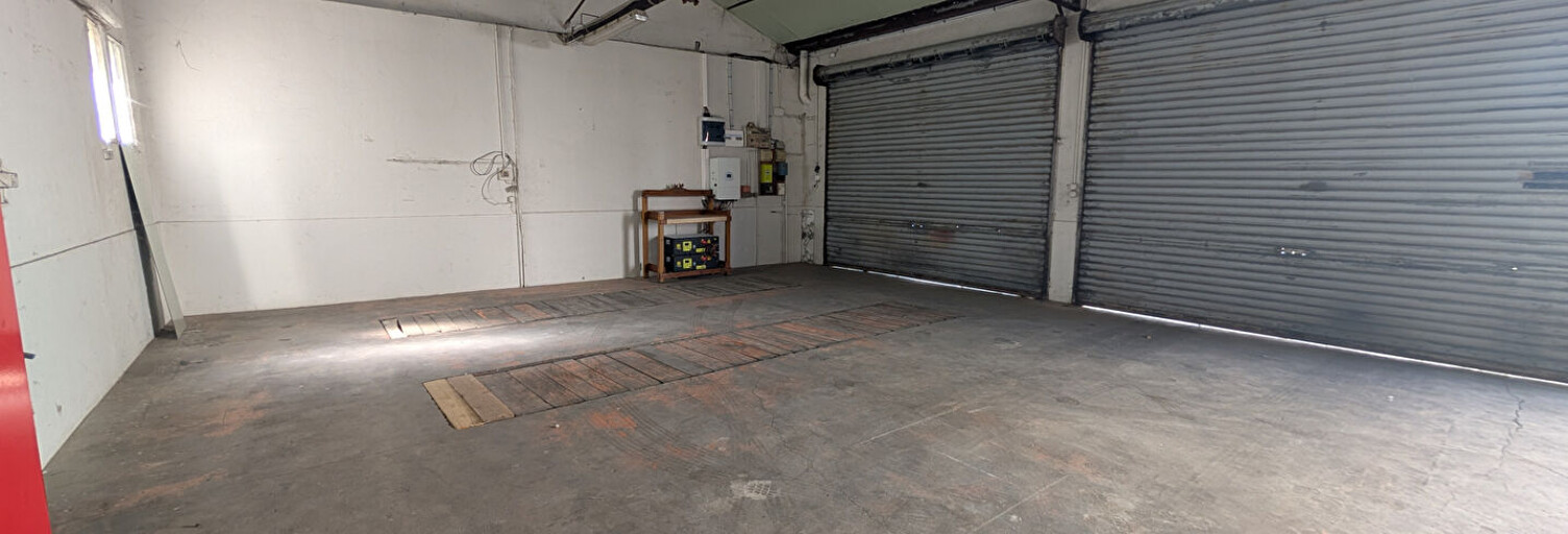 Garage  115 m² à louer à Tours (37000)