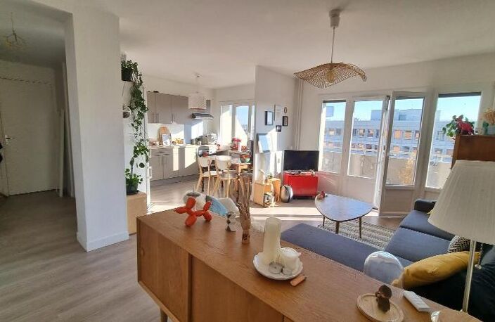 Location appartement 2 pièces 48 m² à Valence (26000) — photo 2