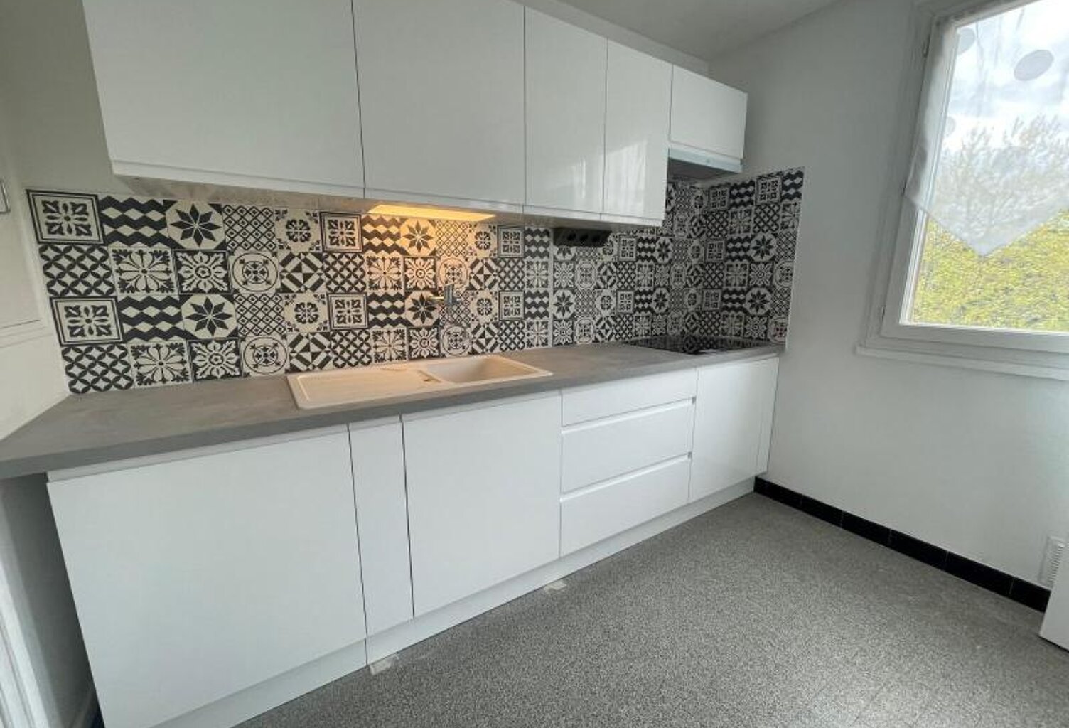 Location appartement 2 pièces 37 m² à Valence (26000) — photo 1