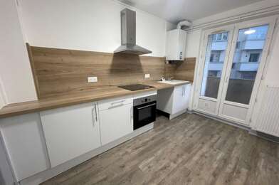 Appartement 3 pièces 733 €