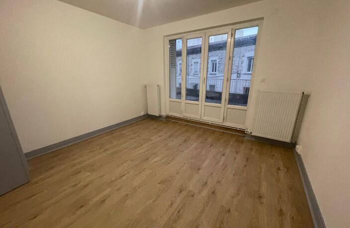 Location appartement 3 pièces 60 m² à Valence (26000) — photo 2