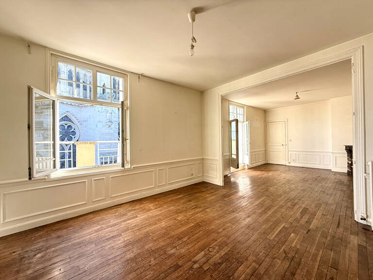 Appartement T5 de114 m2 avec balcon sur Cathédrale - Place Royale — photo 1