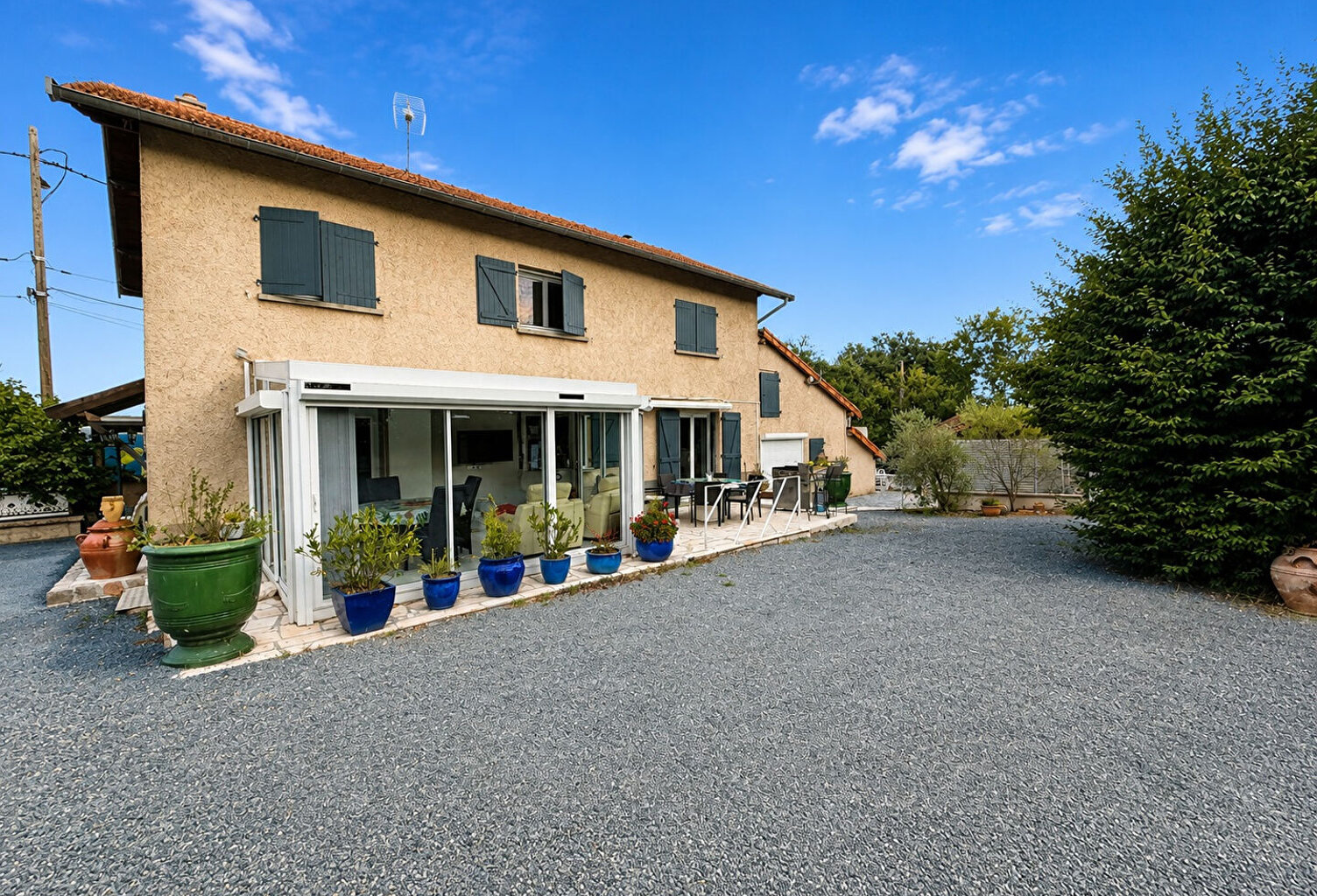 VENTE PROPRIETE 15 KM ROANNE 7 PIECES 200 M² — photo 1