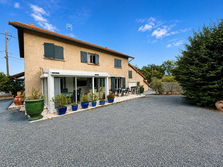 VENTE PROPRIETE 15 KM ROANNE 7 PIECES 200 M² — photo 1