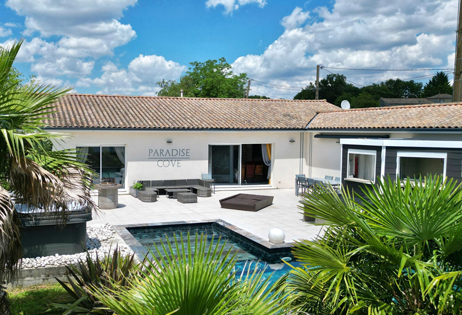 ? Très belle maison de plain-pied de 160 m2 avec piscine ? — photo 1
