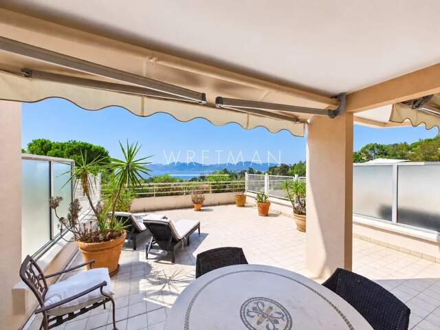Appartement 2 pièces avec terrasse vue mer, garage, cave et pisc — photo du bien