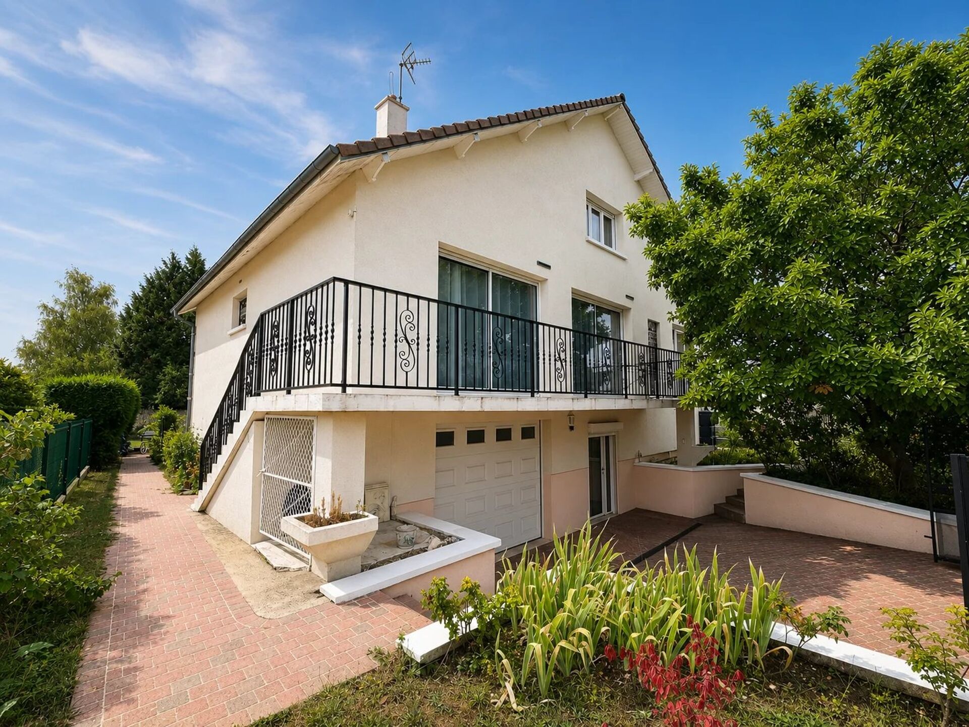 Maison 8 pièces 223 m² · à Chambly · 223 m² · 425 000 €