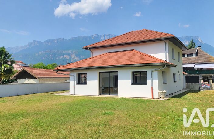 Vente Maison/villa 8 pièces — photo 2