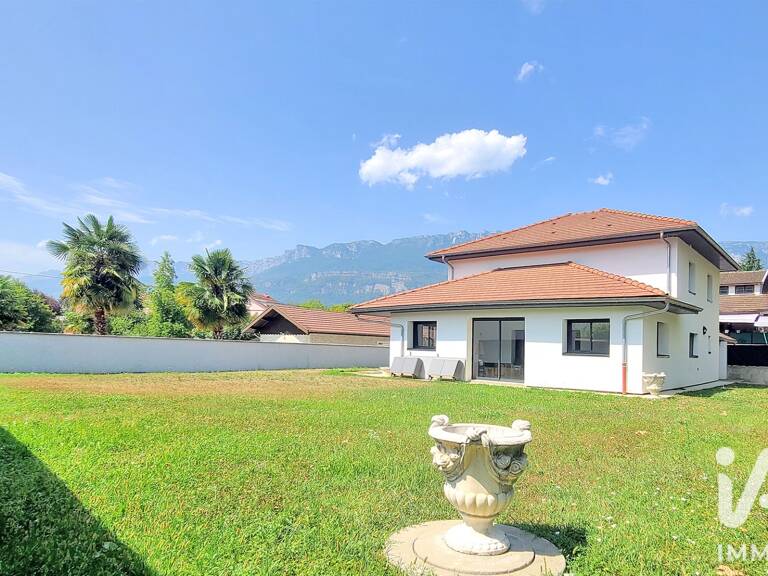 Vente Maison/villa 8 pièces — photo 1