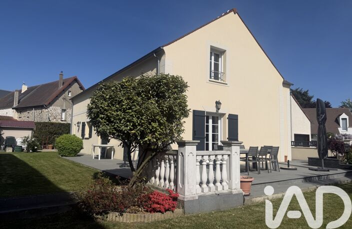 Vente Maison/villa 8 pièces — photo 2