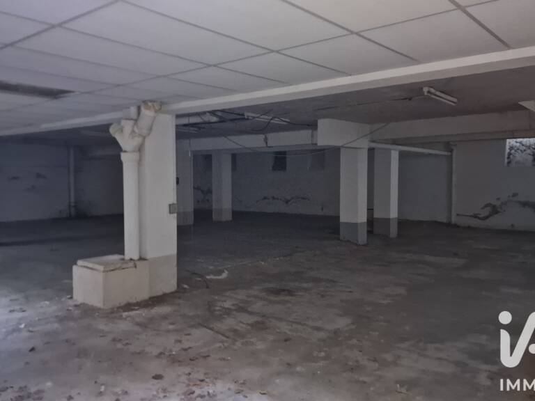 Vente Garage 340 m&sup2; — photo 1