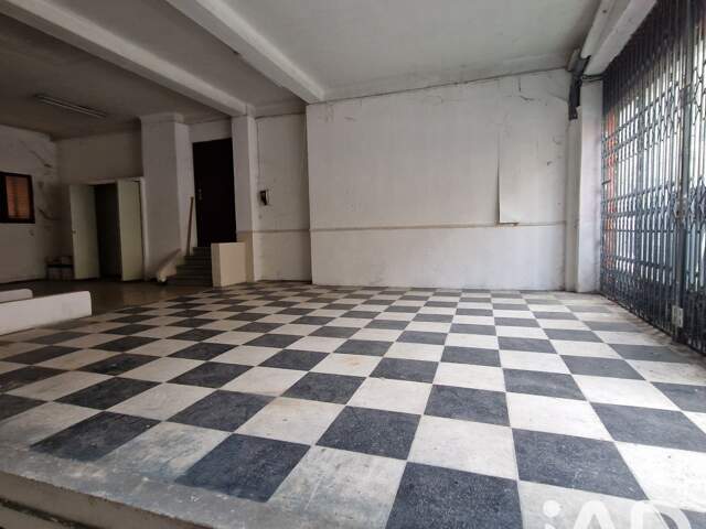 Vente Garage 370 m&sup2; — photo du bien