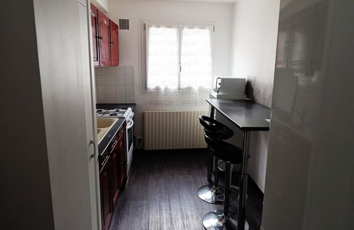 appartement  coeur de la ville d issoudun — photo 5
