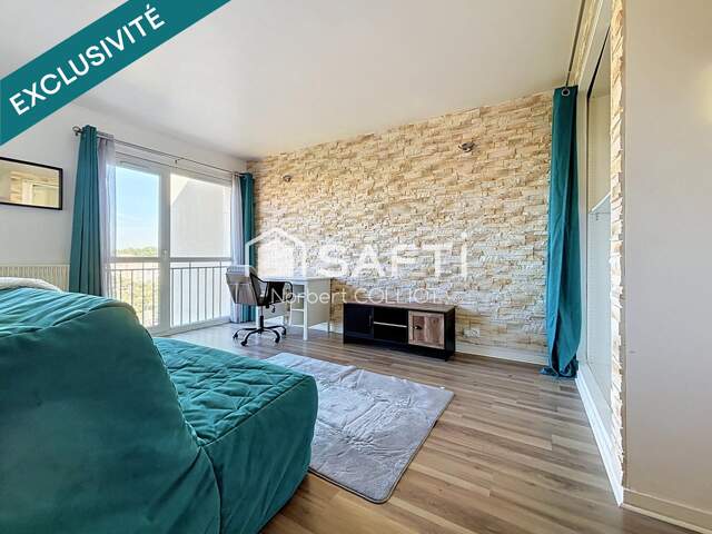 Studio rénové, dernier étage, fort rendement locatif — photo du bien