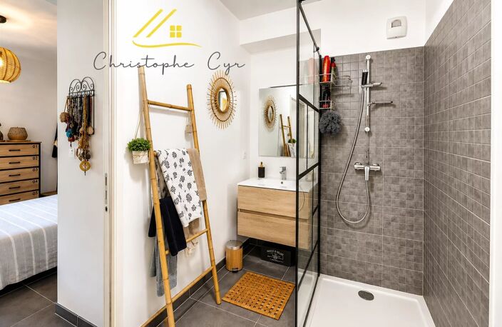 FRÉJUS PROCHE DES COMMODITÉS 2 PIÈCES 49 M² — photo 4