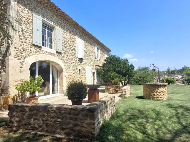 Exclusivité - Mas de 385m²  dans la campagne de Suze La Rousse — photo du bien