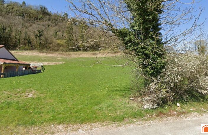 Terrain constructible dans un écrin de verdure — photo 4