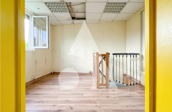 SAINTES rive gauche- Duplex avec jardin à aménager - Saint Eutrope — photo 2