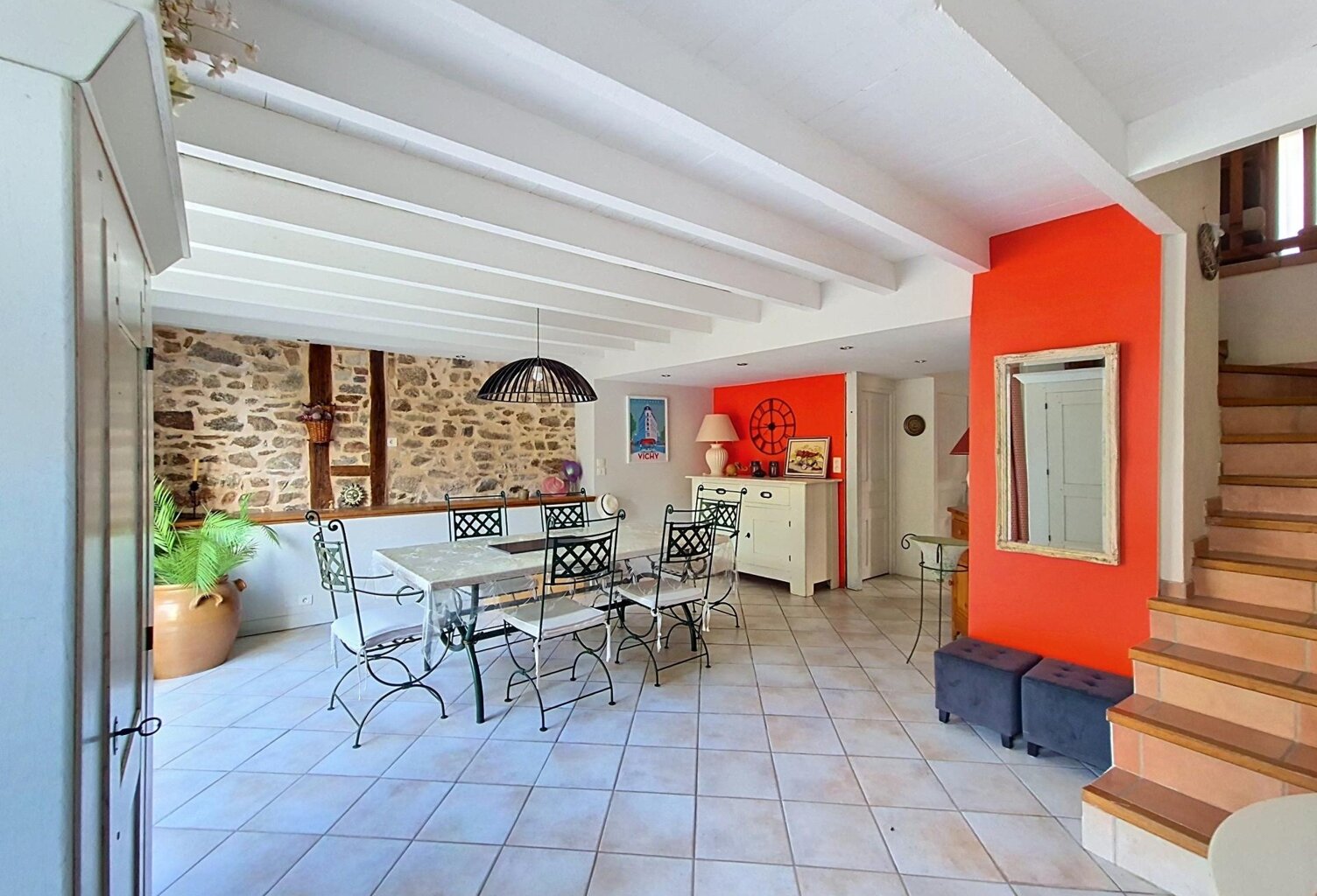 Maison de charme rénovée  123 m²  Pierres et poutres apparentes  Laprugne — photo 1