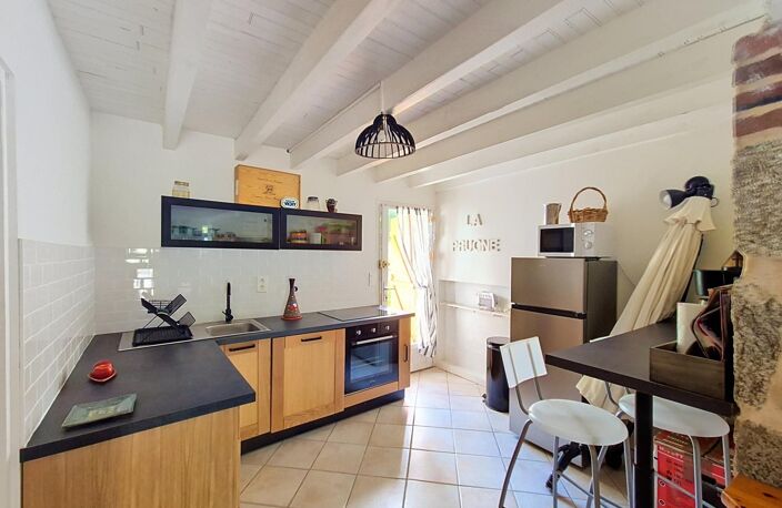 Maison de charme rénovée  123 m²  Pierres et poutres apparentes  Laprugne — photo 3