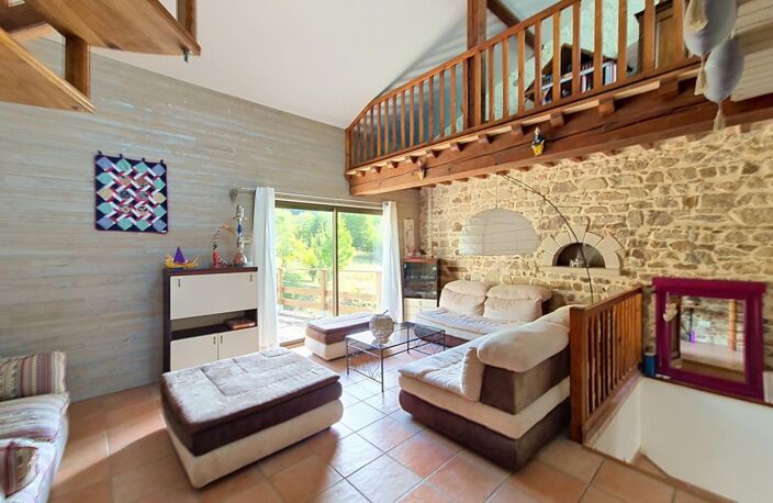 Maison de charme rénovée  123 m²  Pierres et poutres apparentes  Laprugne — photo 4