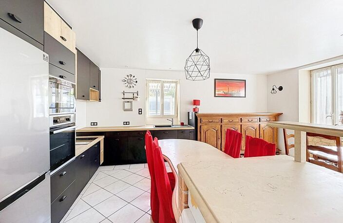 CLÉRIEUX  Maison familiale de 140 m² avec piscine — photo 5