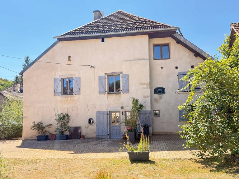 Maison ancienne de 1750, 5 chambres, dépendance et jardin. — photo 1