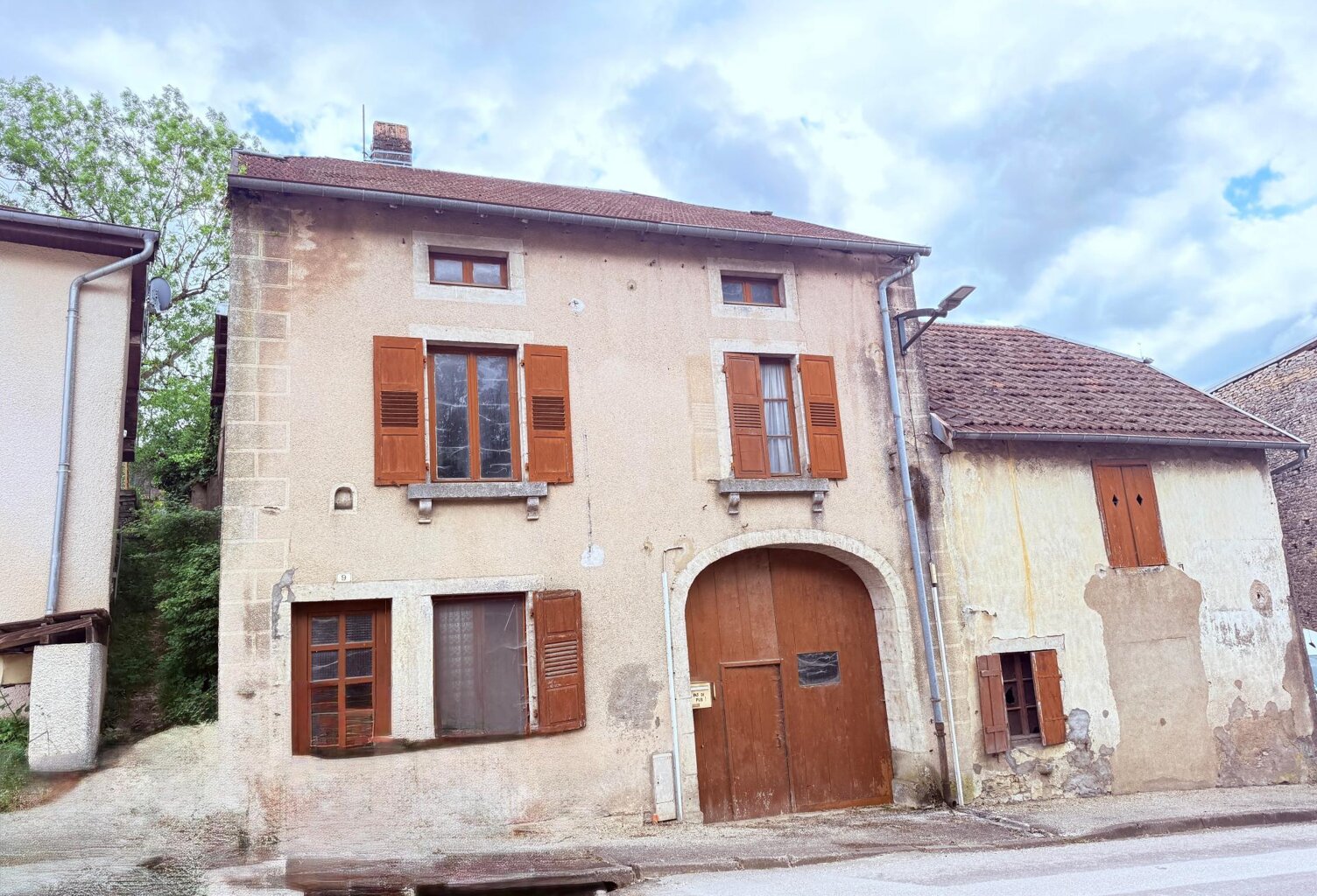 Ensemble immobilier de 159 m2 à rénover en totalité — photo 1